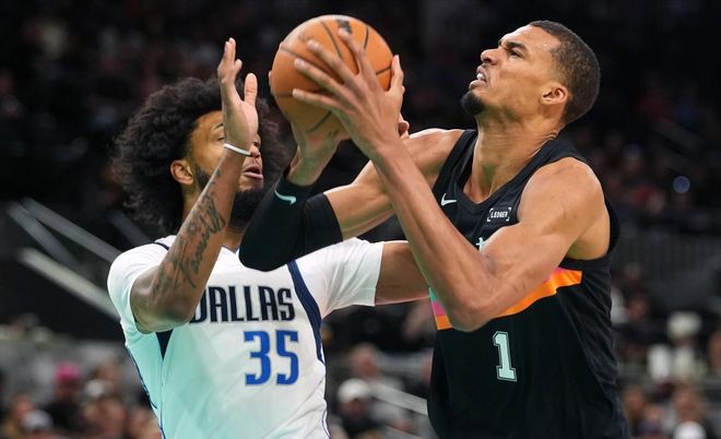 文班亚马复出砍40+13统治赛场 获三大奖项提名