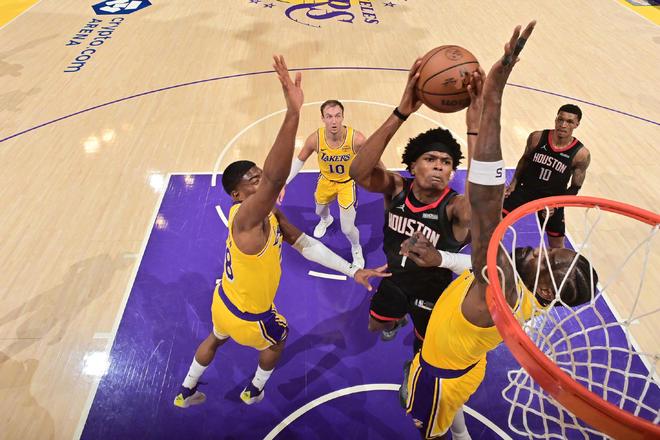 火箭G1惨败湖人杜兰特缺席阵容大乱阵双后卫失误