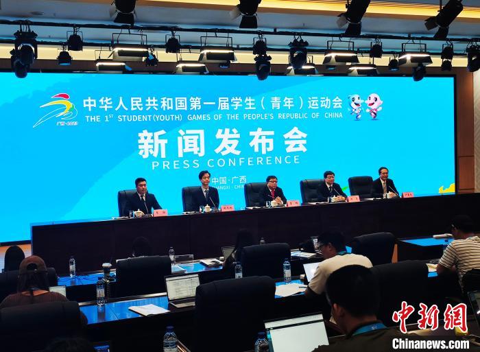 首届学青会开赛创纪录 多项目打破世界亚洲纪录